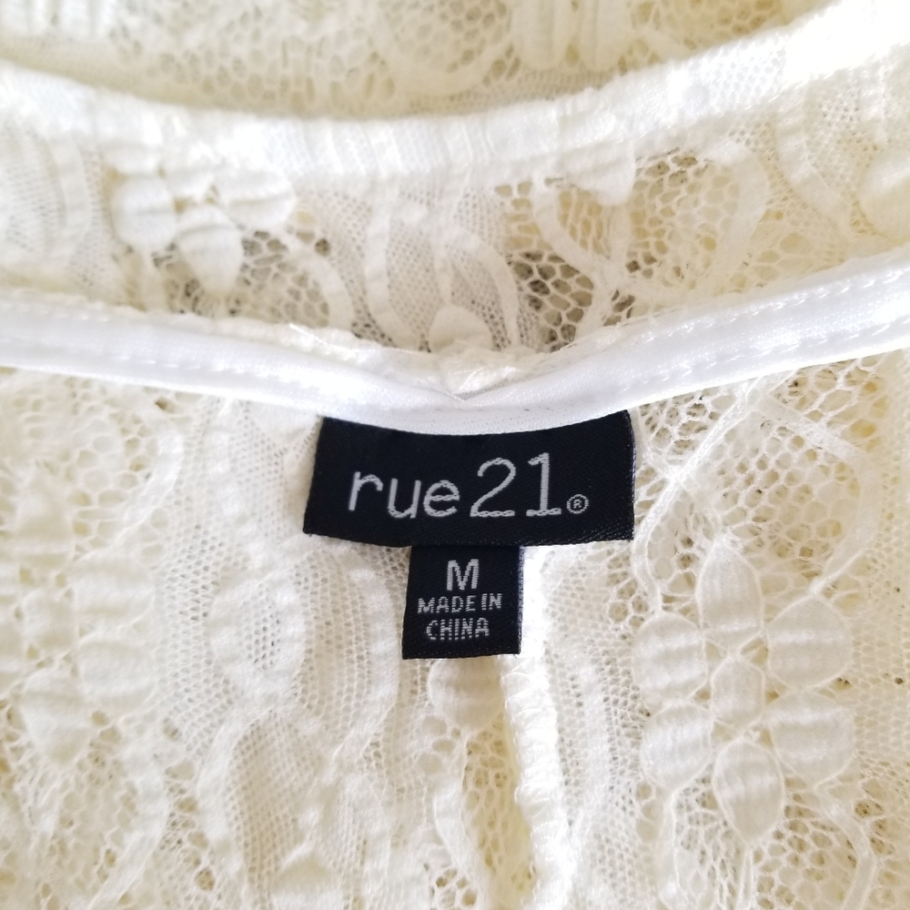 Rue21 Cream Sheer Lace Top Size Medium - Picture 4 of 4